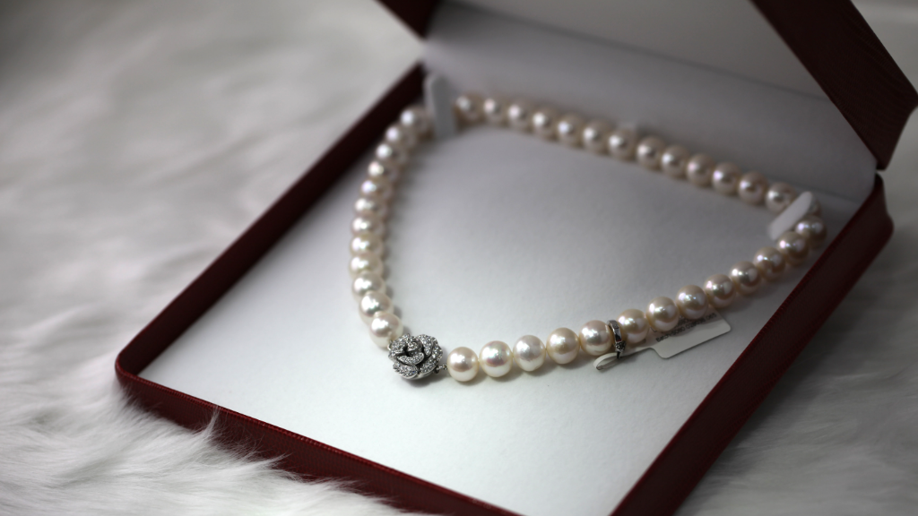 Pearl necklace in case